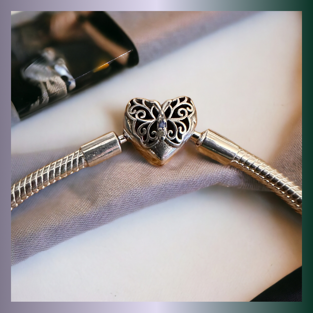 Elegantes 925er Sterlingsilber Armband mit Murano Kleeblatt und Grün-Glasperlen